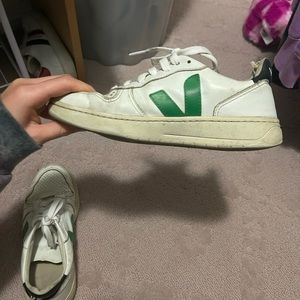 WOMENS VEJA SNEAKERS